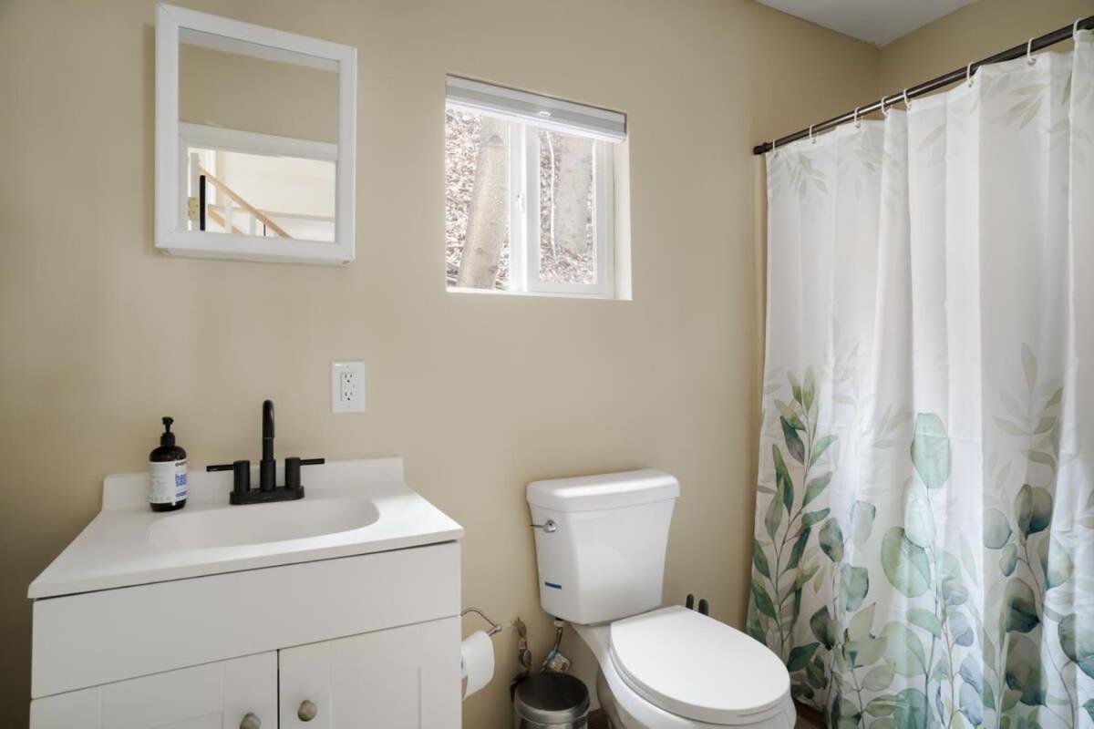 Modern Mountain Cottage W Hot Tub, Fire Pit, Wifi Inwood Esterno foto